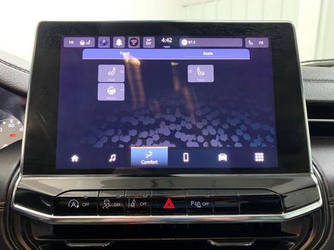 Used 2022 Jeep Compass Limited image 28