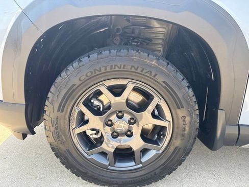 Used 2023 Honda Pilot TrailSport image 6
