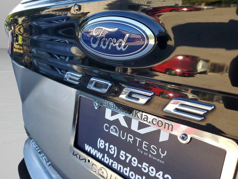 Used 2024 Ford Edge Titanium image 28