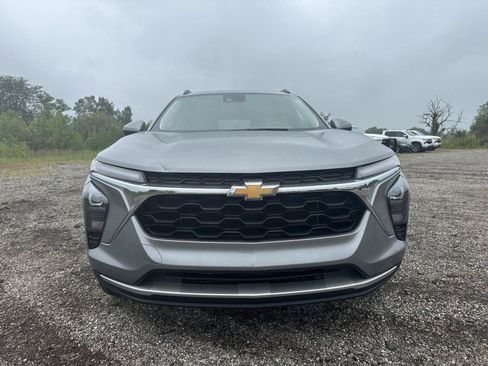 Used 2024 Chevrolet Trax LT w/ LT Convenience Package FWD image 8