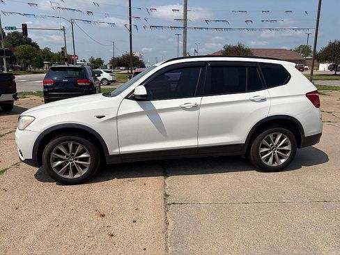 Used 2016 BMW X3 xDrive28i AWD/4WD image 2