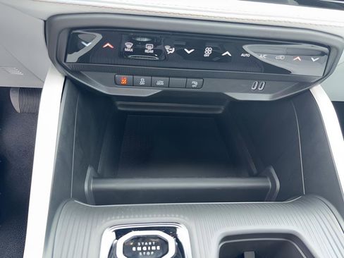 New 2026 Jeep Cherokee Limited AWD/4WD image 29