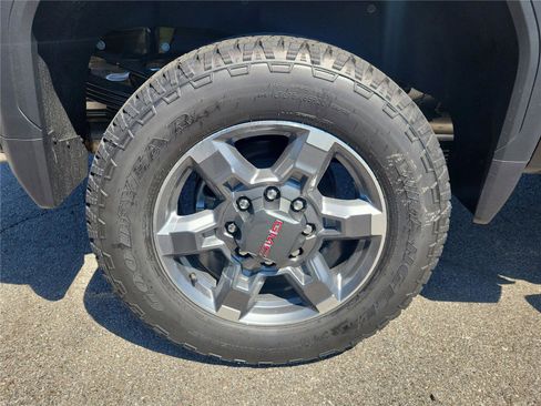 New 2026 GMC Sierra 3500 SLT w/ SLT Premium Package AWD/4WD image 5