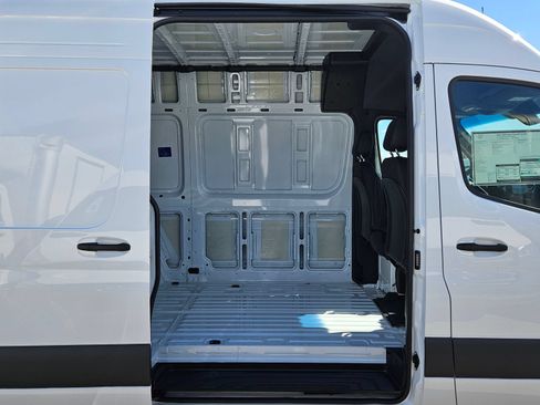 Certified 2025 Mercedes-Benz Sprinter 2500 image 25