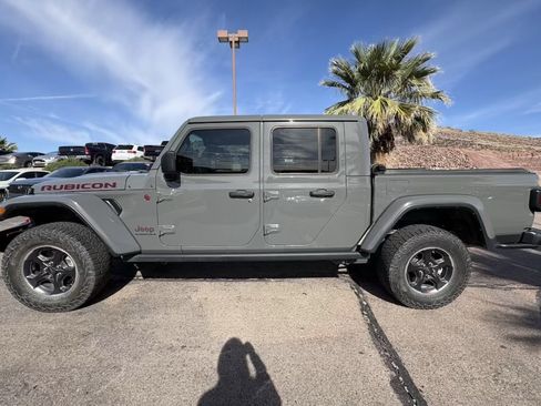 Used 2023 Jeep Gladiator Rubicon w/ Trailer Tow Package AWD/4WD image 2