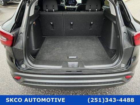Used 2024 Chevrolet Trax LS image 21