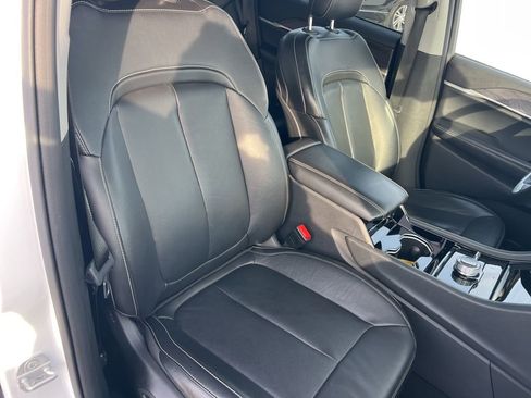 Used 2022 Jeep Grand Cherokee Limited image 30