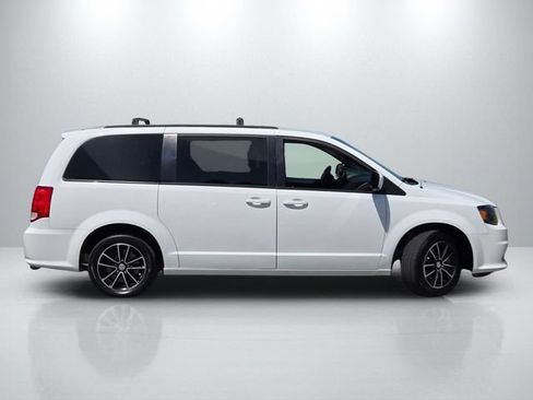 Used 2018 Dodge Grand Caravan GT FWD image 3