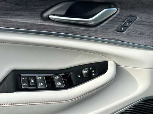 Used 2022 Jeep Grand Cherokee Overland image 20