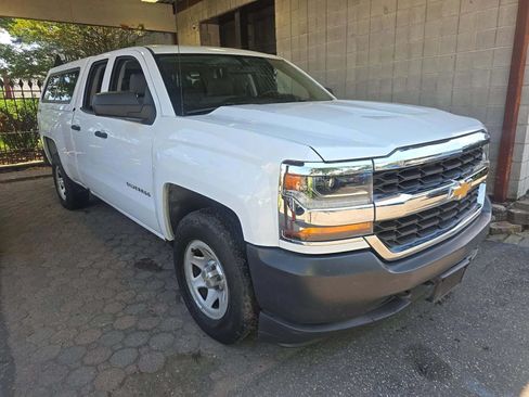 Used 2017 Chevrolet Silverado 1500 W/T AWD/4WD image 4