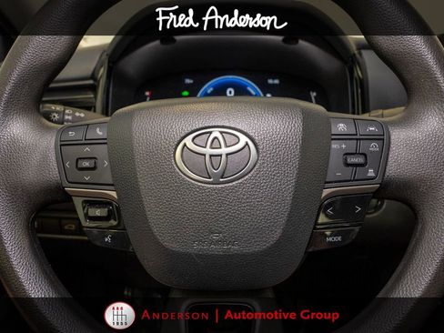Used 2025 Toyota Camry LE FWD image 17