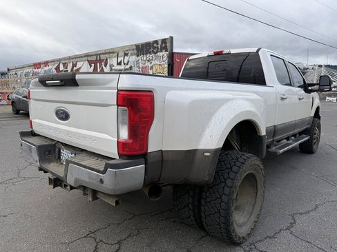 Used 2017 Ford F350 Lariat w/ Chrome Package image 5