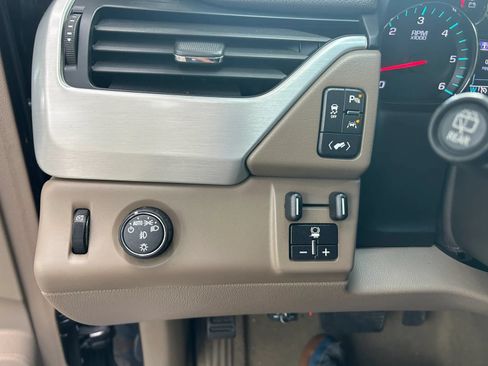Used 2018 GMC Yukon XL SLT w/ HD Trailering Package RWD image 11