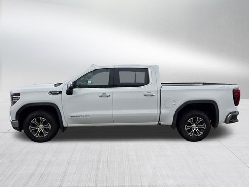 Used 2025 GMC Sierra 1500 SLT AWD/4WD image 4