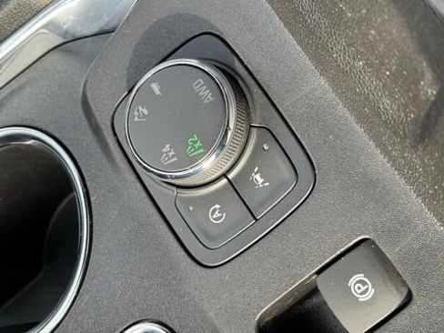 Certified 2023 Chevrolet Traverse LT AWD/4WD image 18