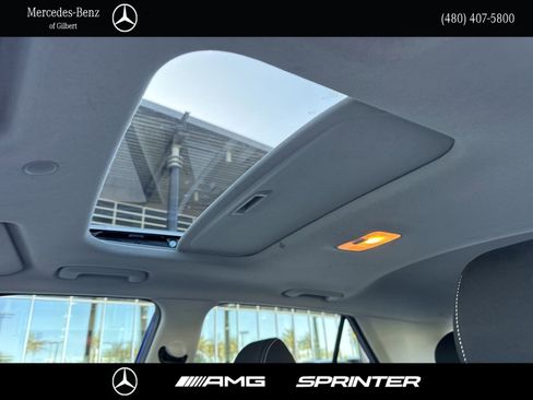 Used 2025 Hyundai Venue SEL FWD image 15
