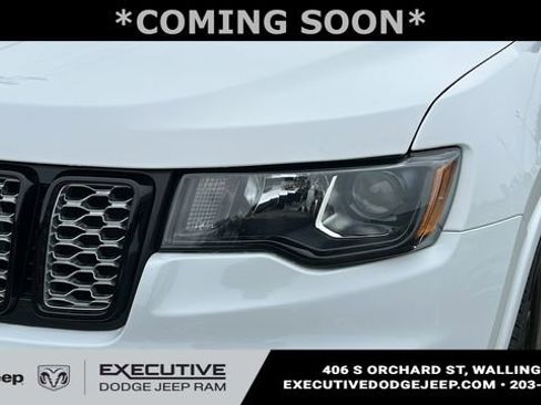 Used 2019 Jeep Grand Cherokee Altitude AWD/4WD image 7