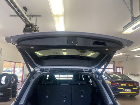 New 2025 Jeep Grand Cherokee Altitude image 13