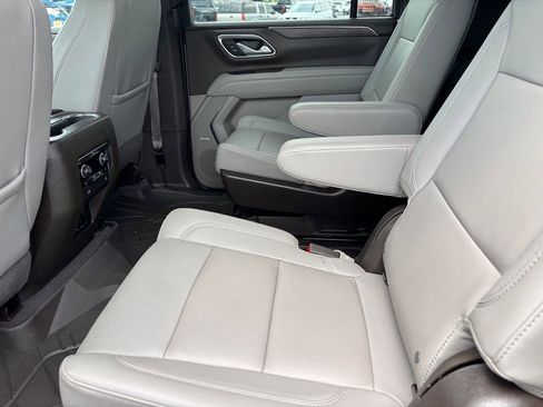 Certified 2023 Chevrolet Suburban Z71 w/ Luxury Package AWD/4WD image 25