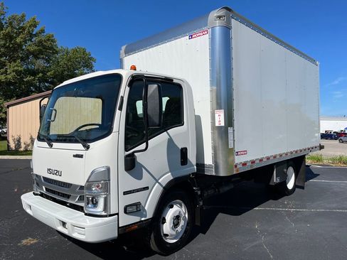 Used 2024 Isuzu NPR image 11