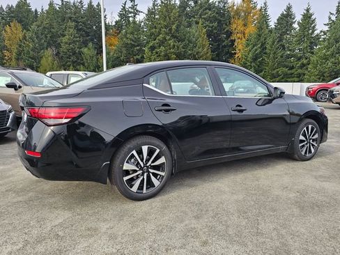 Used 2025 Nissan Sentra SV w/ SV Premium Package image 5