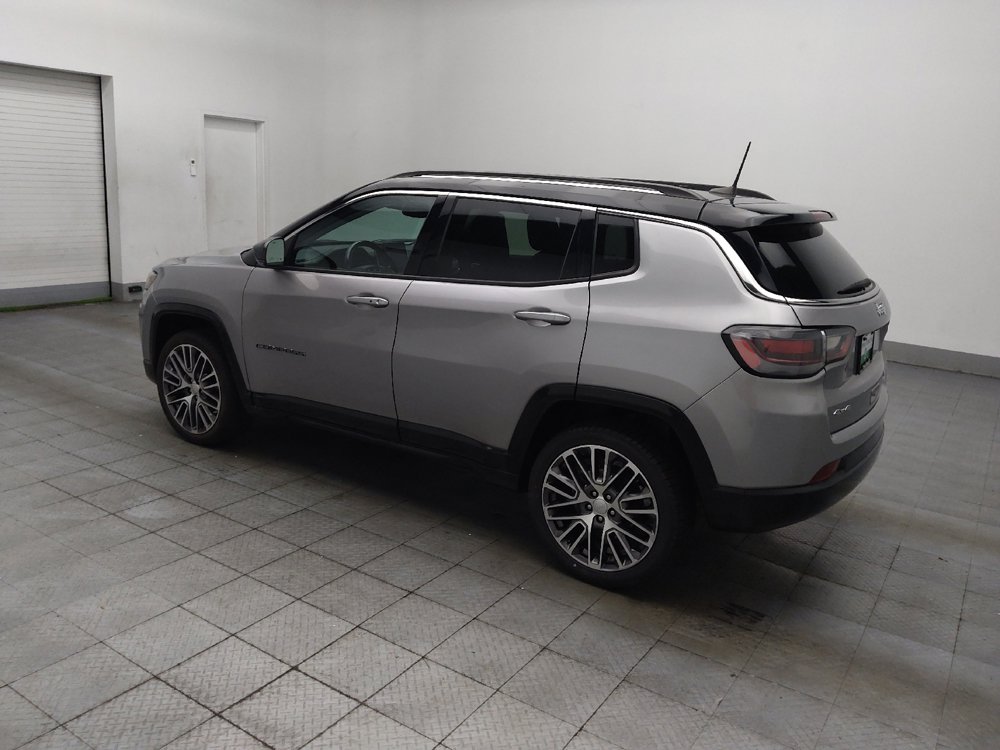 Used 2022 Jeep Compass Limited w/ Elite Group AWD/4WD image 3