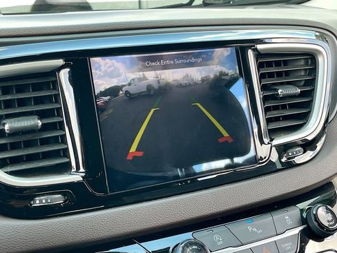 Certified 2020 Chrysler Pacifica Touring image 13