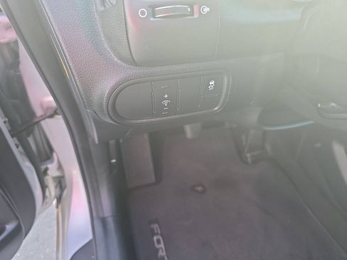 Used 2016 Kia Forte LX FWD image 17
