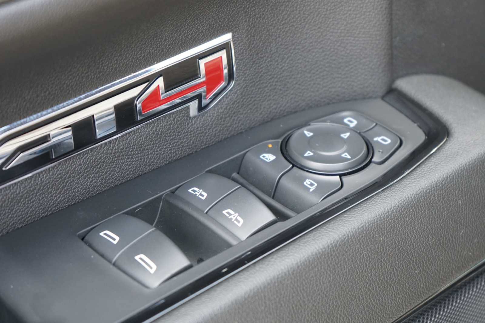Used 2024 GMC Sierra 1500 AT4 w/ Technology Package AWD/4WD image 16