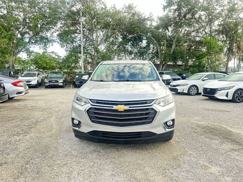Used 2021 Chevrolet Traverse LT FWD image 3