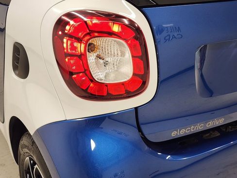 Used 2018 smart fortwo electric drive image 42