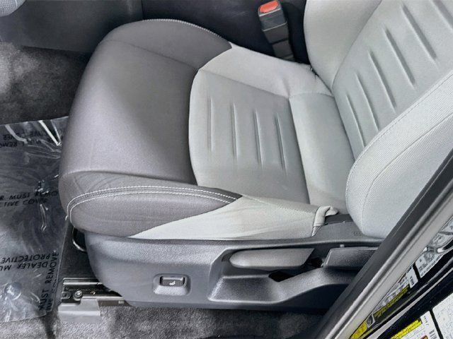 Certified 2025 Toyota Tacoma TRD Off-Road AWD/4WD image 20