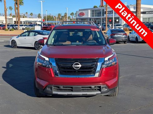 Used 2025 Nissan Pathfinder Platinum w/ Cargo Package image 7