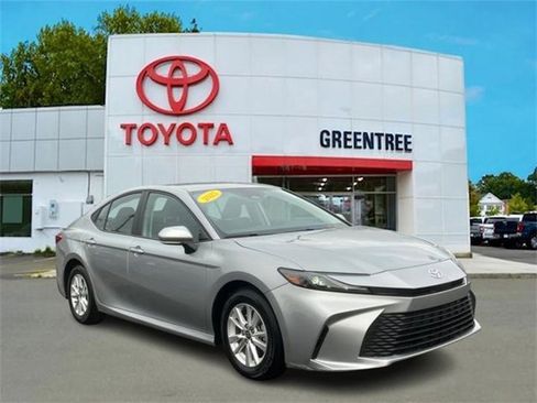 Certified 2025 Toyota Camry LE image 1