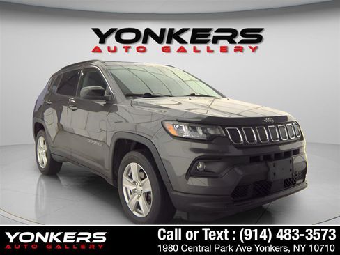 Used 2022 Jeep Compass Latitude AWD/4WD image 5