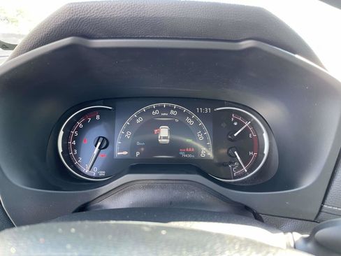 Used 2019 Toyota RAV4 Limited image 18