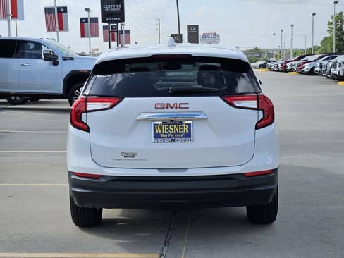 Used 2024 GMC Terrain SLE FWD image 6