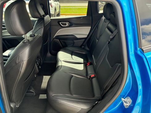 Used 2025 Jeep Compass Limited image 22