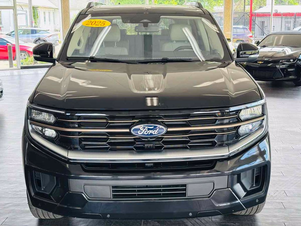 Used 2025 Ford Expedition Platinum w/ Driver's Package AWD/4WD image 20