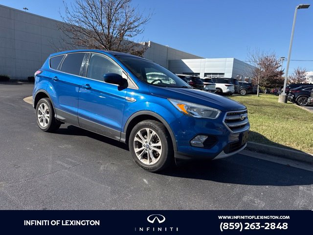Used 2017 Ford Escape SE AWD/4WD image 1