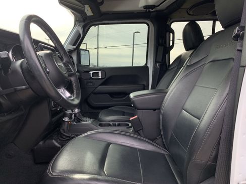 Used 2022 Jeep Wrangler Unlimited Sahara w/ LED Lighting Group image 16