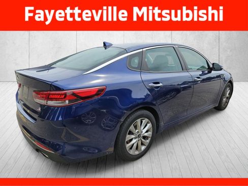 Used 2018 Kia Optima S FWD image 9