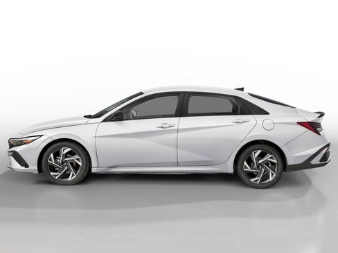 New 2025 Hyundai Elantra Sport image 3