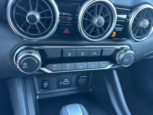 Used 2025 Nissan Sentra S image 27