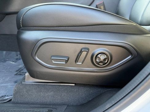 New 2025 Jeep Grand Cherokee Limited w/ Black Appearance Package image 11