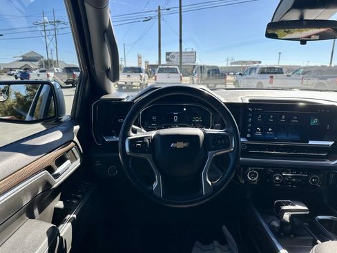 Used 2022 Chevrolet Silverado 1500 LT image 14