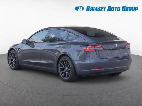Used 2022 Tesla Model 3 Long Range AWD/4WD image 3