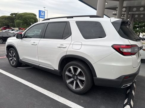Used 2024 Honda Pilot Touring image 5