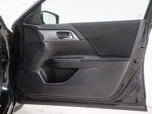 Used 2015 Honda Accord LX image 30