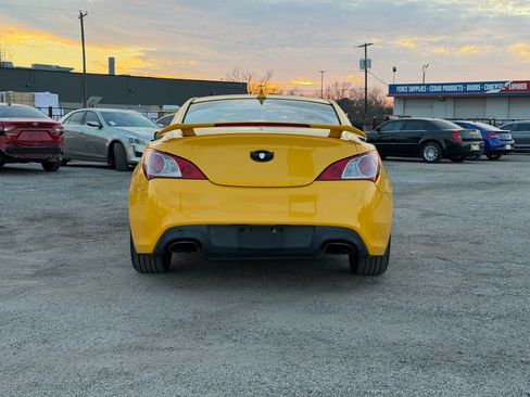 Used 2011 Hyundai Genesis 3.8 image 6